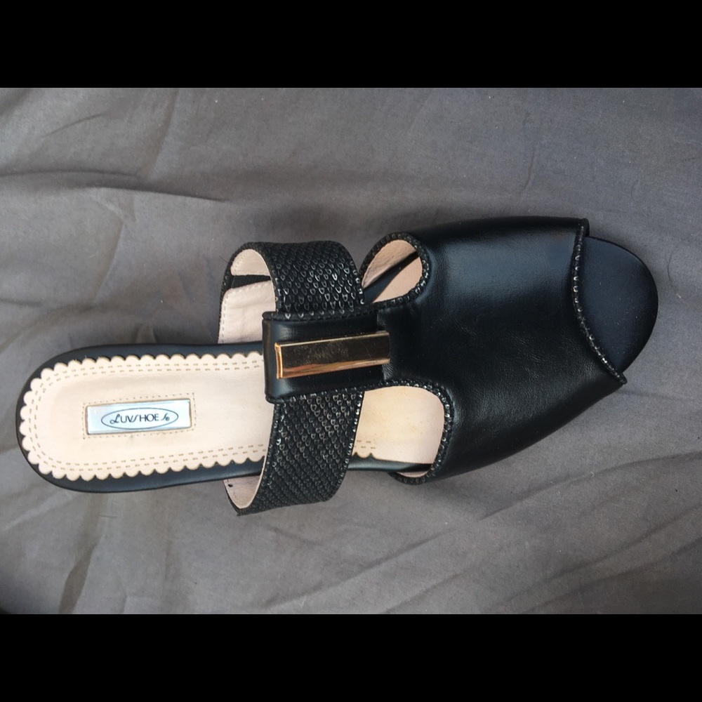 New sandals leather insole trendy look nice heel.